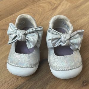 3/$20 - Stride Rite silver girls shoes sz 4